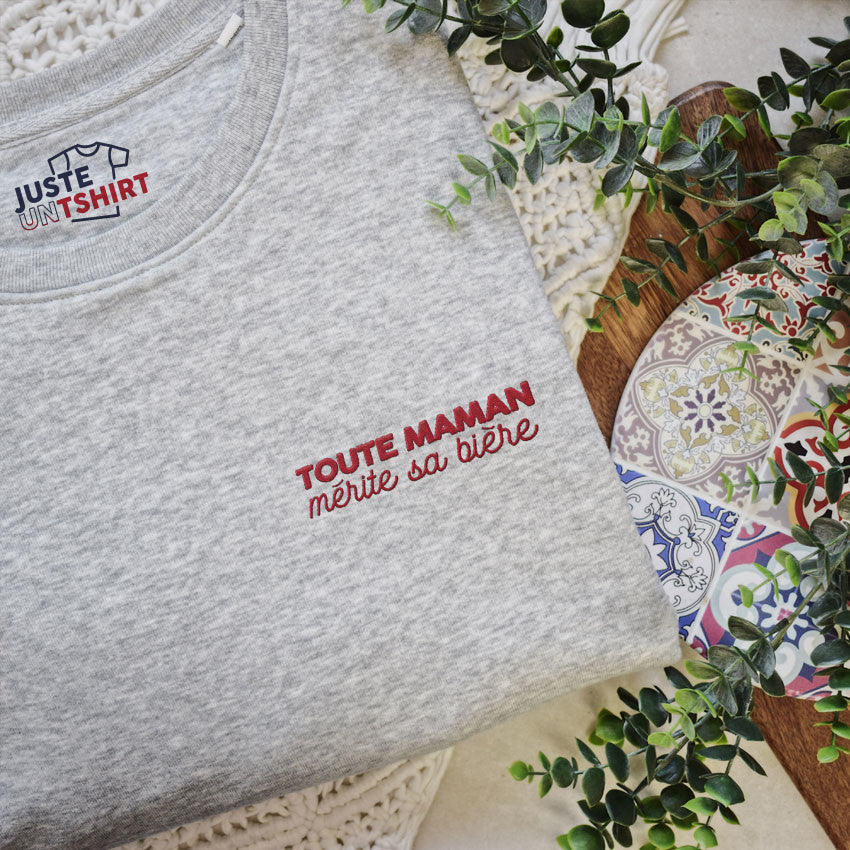 Sweat brodé - Toute Maman mérite sa bière